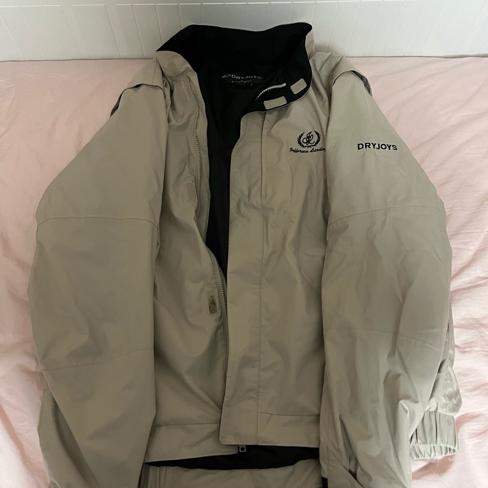 FootJoy Tan Raincoat with Full-Length Zipper and Insulated Design
